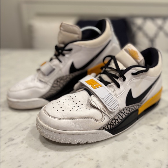 Men’s Jordan Legacy 312 Low, Black/Yelow Ochre/White, Sz 13, good pre owned cond - Picture 5 of 11